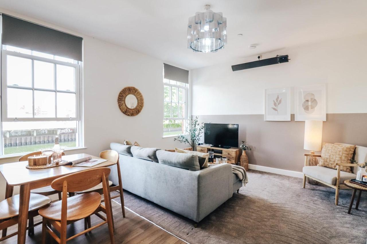 Principality View Apartment Two, By Solace Stays Cardiff Kültér fotó